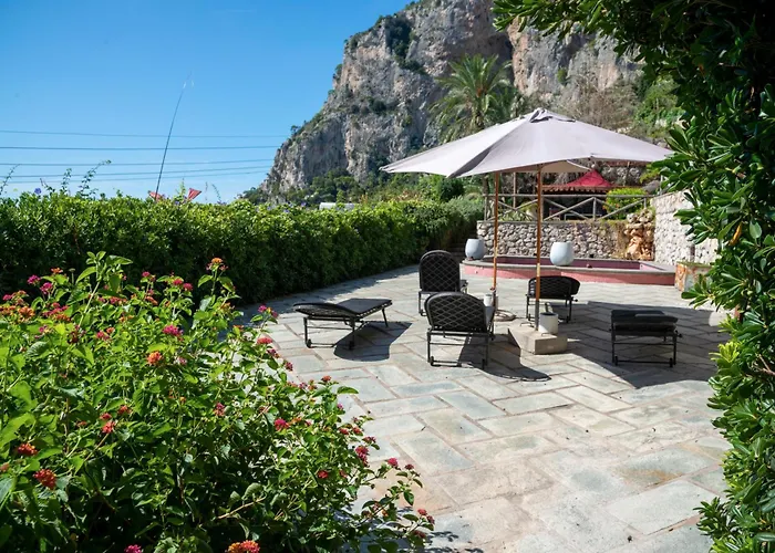 Donna Michelle - Private Pool & Faraglioni View Βίλα *