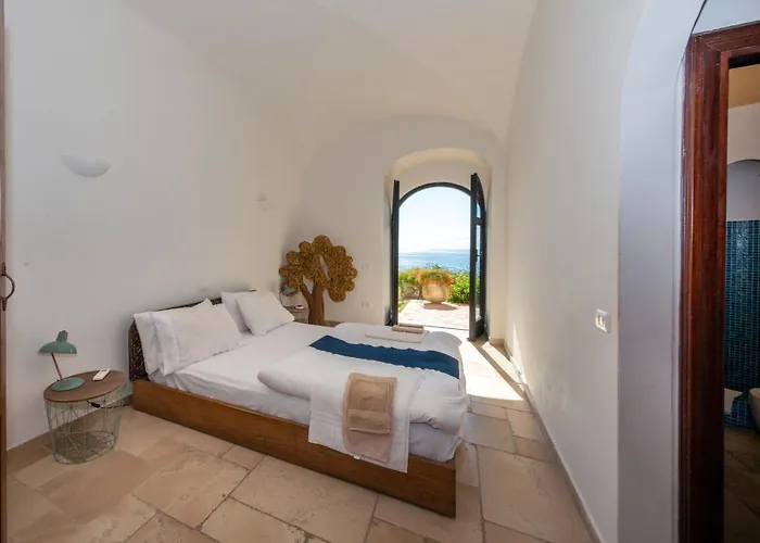 Donna Michelle - Private Pool & Faraglioni View Κάπρι