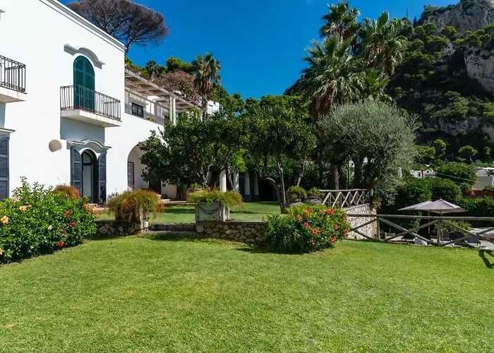 Villa Donna Michelle - Private Pool & Faraglioni View Capri