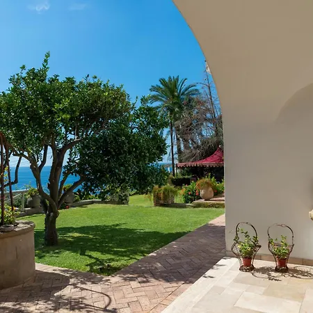 Donna Michelle - Private Pool & Faraglioni View Villa Capri