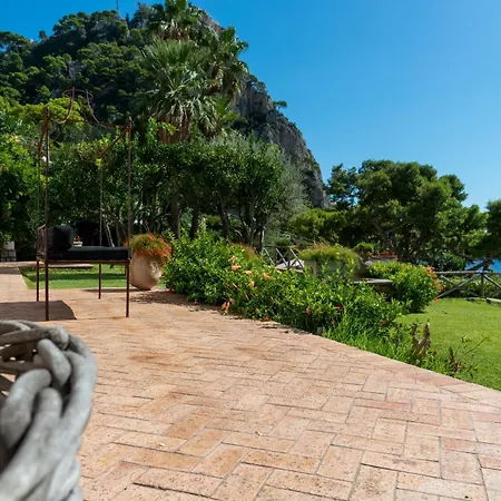 Donna Michelle - Private Pool & Faraglioni View * Capri