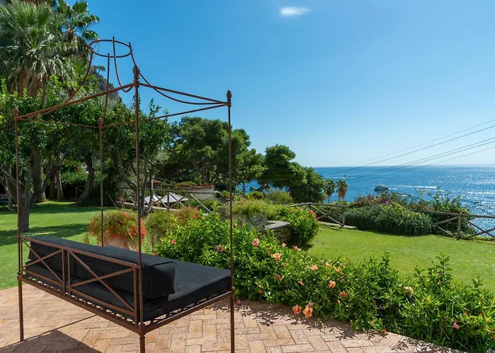 Donna Michelle - Private Pool & Faraglioni View