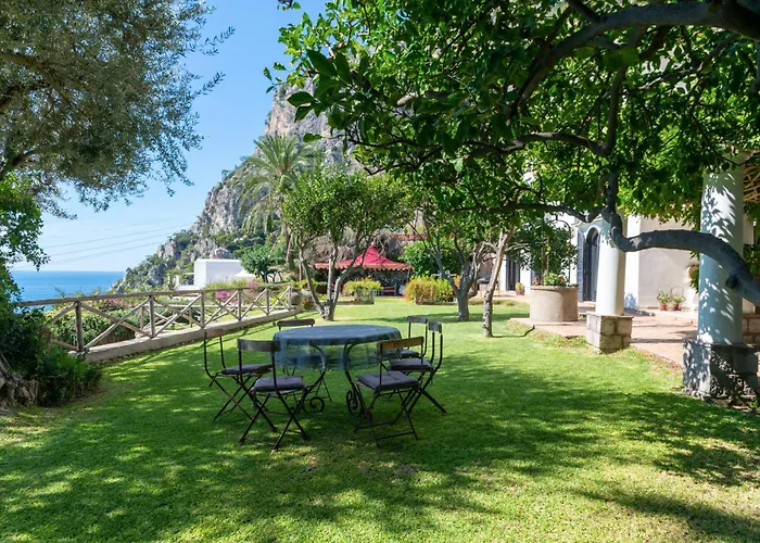 Donna Michelle - Private Pool & Faraglioni View Capri