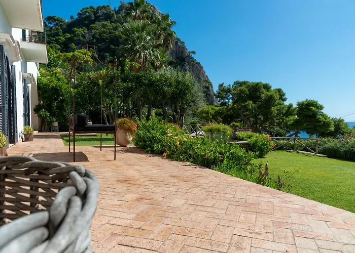 Donna Michelle - Private Pool & Faraglioni View * Capri