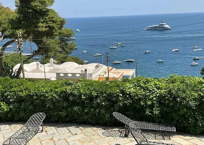 Donna Michelle - Private Pool & Faraglioni View Вилла Капри